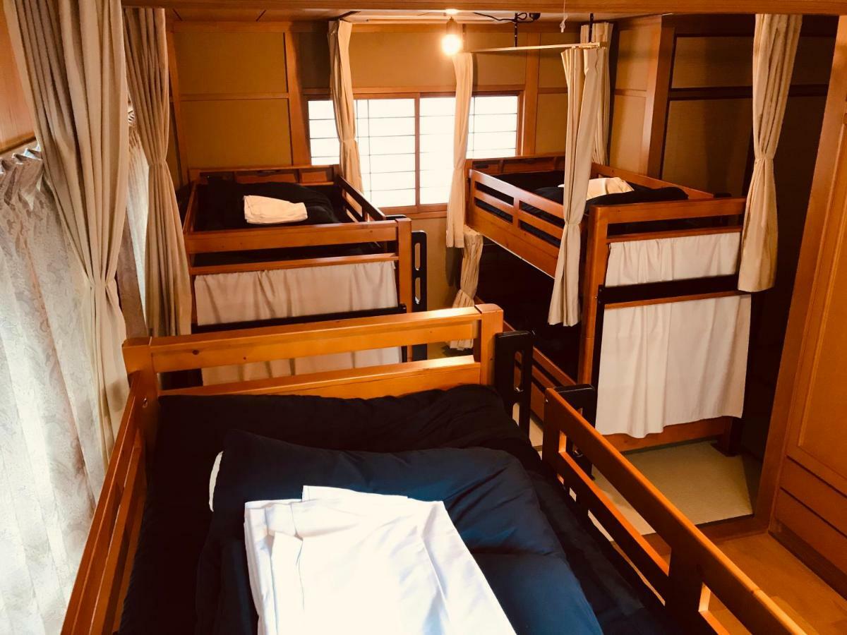 Ropeway St. Guesthouse Мацуяма Екстер'єр фото