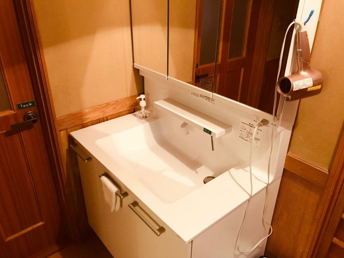 Ropeway St. Guesthouse Мацуяма Екстер'єр фото