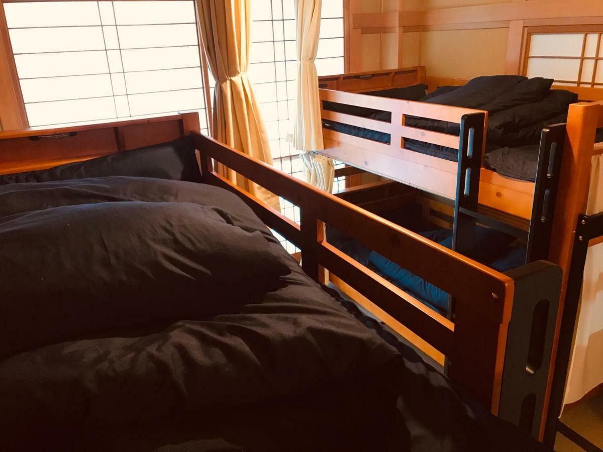 Ropeway St. Guesthouse Мацуяма Екстер'єр фото