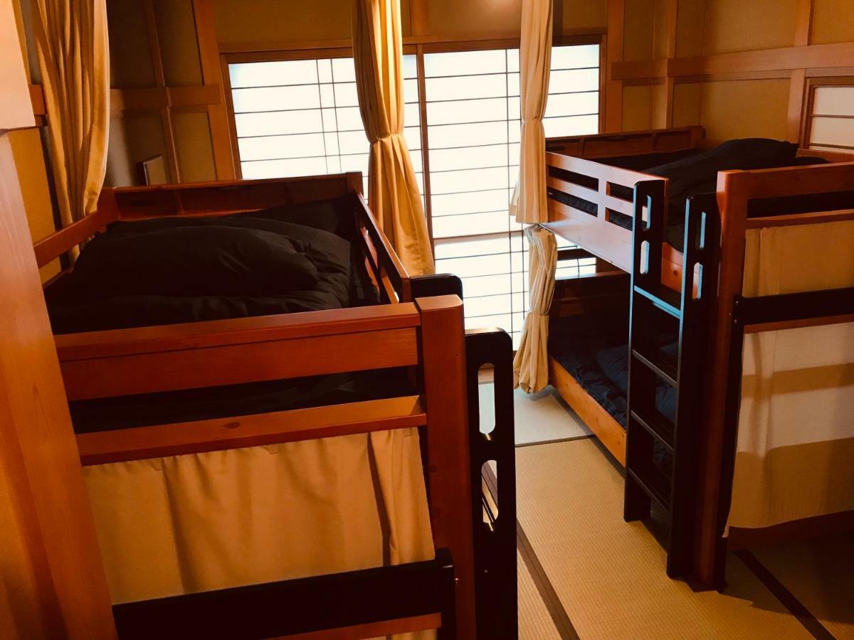Ropeway St. Guesthouse Мацуяма Екстер'єр фото